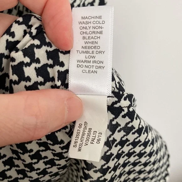 2/$30 🖤 Banana republic top 🖤 houndstooth 🖤 size 2p - Picture 6 of 6